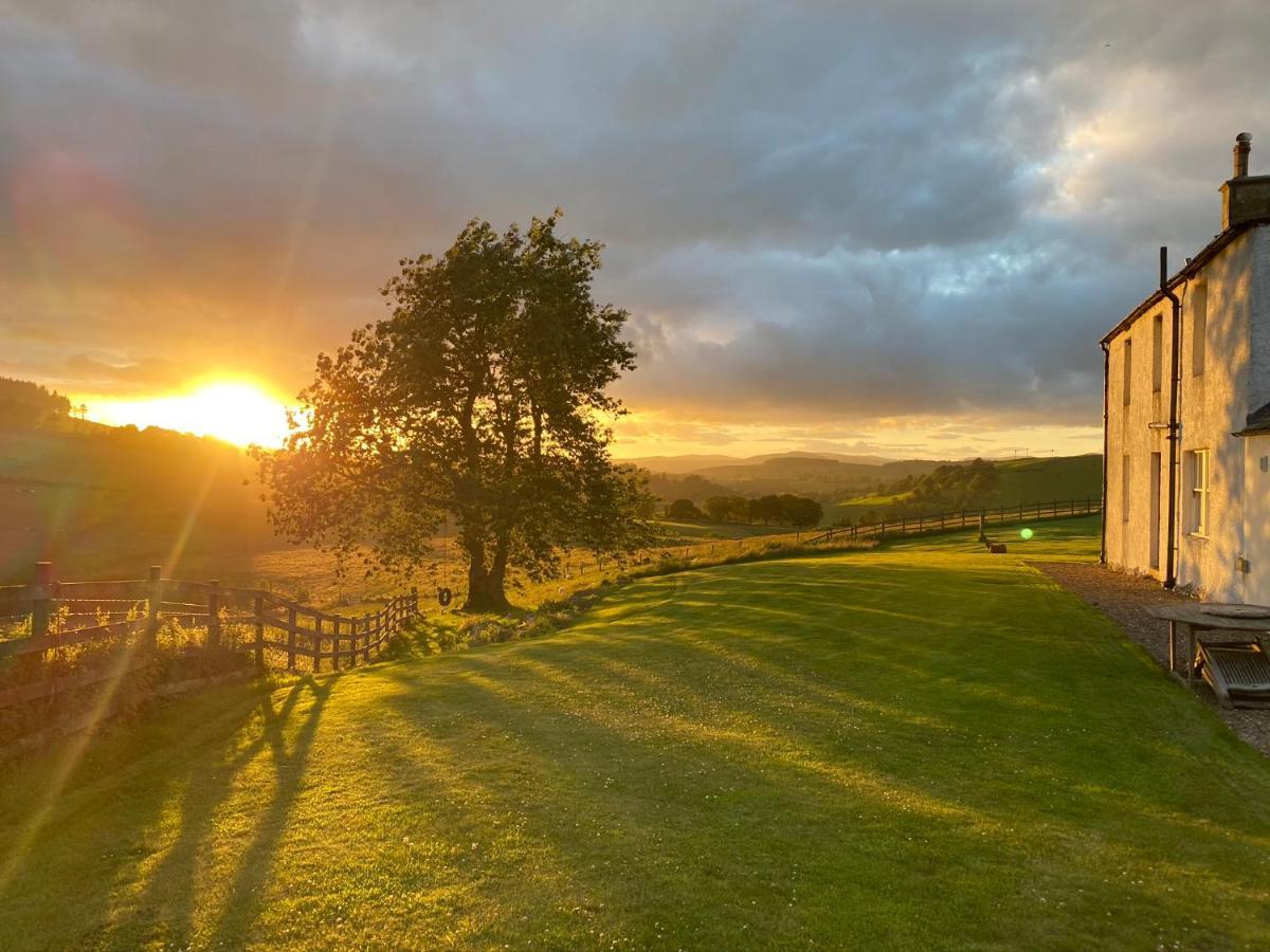 Ladyurd Farmhouse West Linton Экстерьер фото